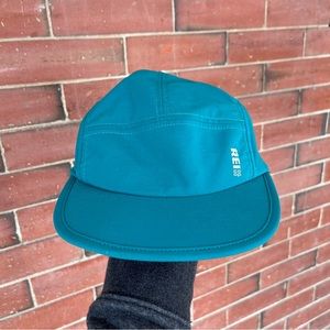 REI adjustable running hat
